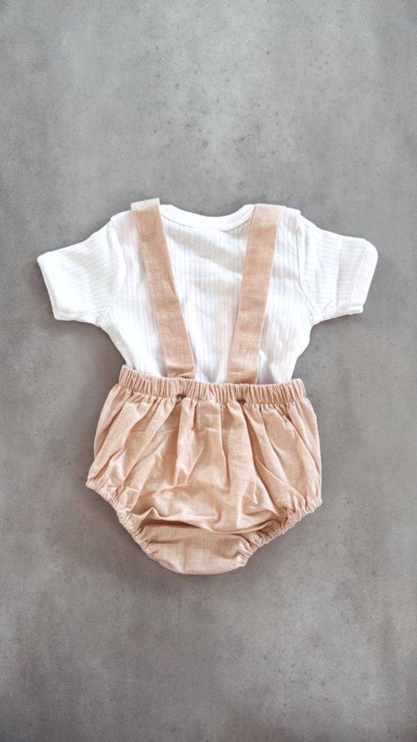 Kurze Latzhose Beige – Bild 5