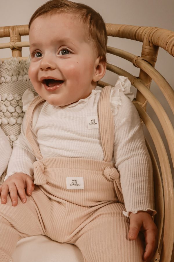 Latzhose Beige
