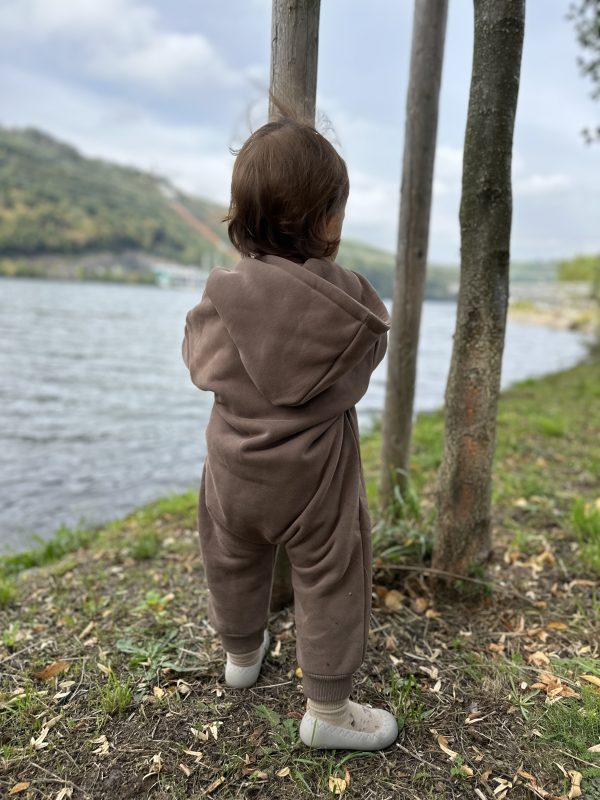 Kuschelweicher Bio Baumwoll Onesie Brown – Bild 2